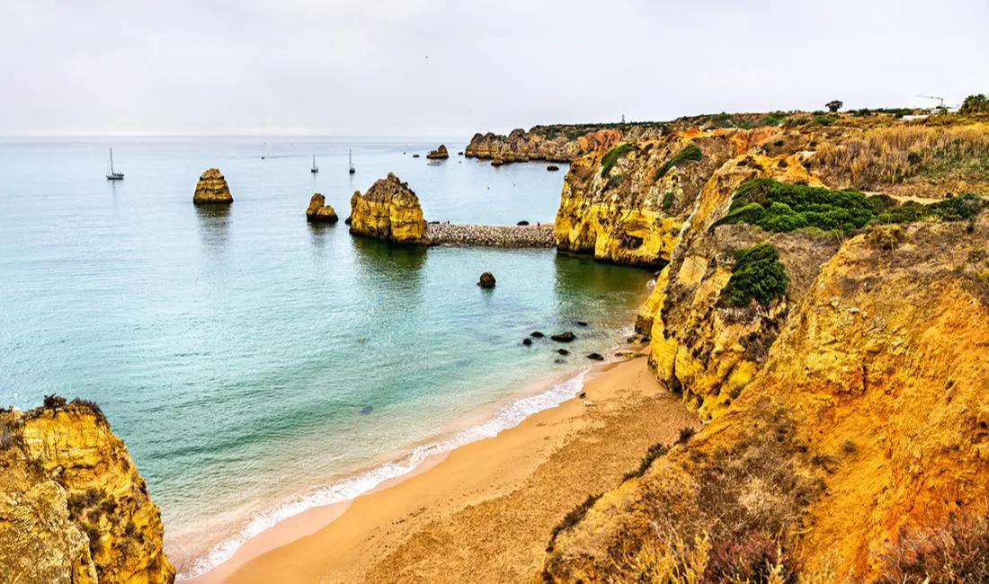 Pinhão beach