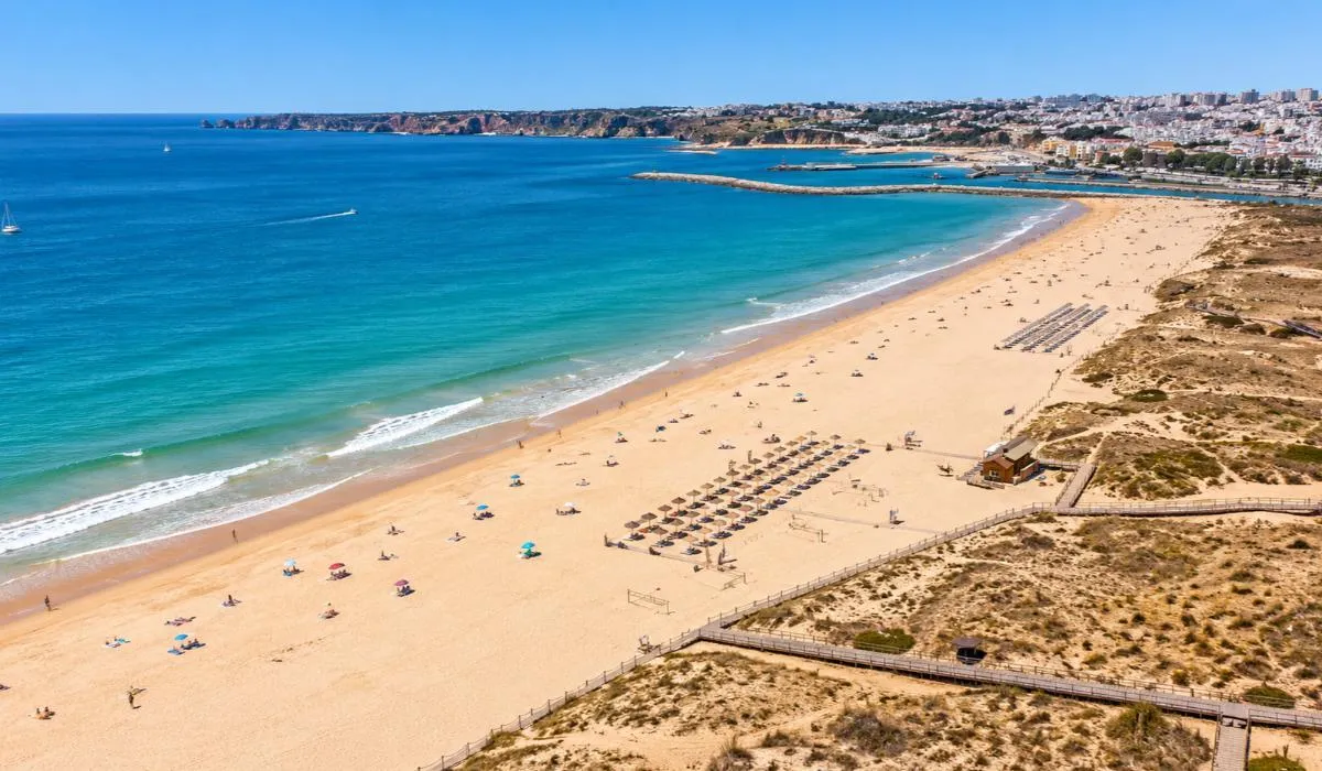 Meia Praia: 4 km of Sand - Where to Go and What to Avoid